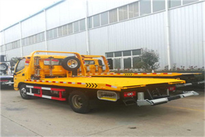 雨湖附近拖车救援搭电