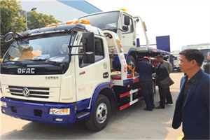 雨湖汽车道路救援拖车价格